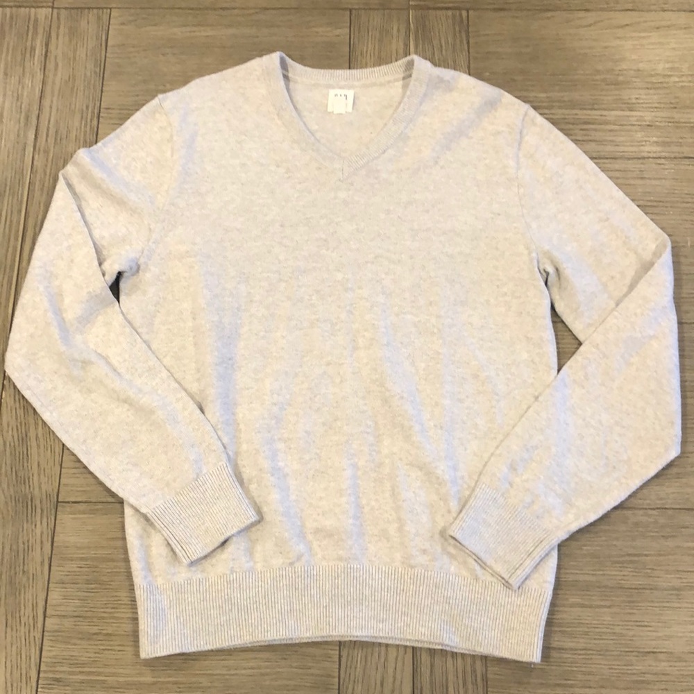 Men’s grey v neck sweater Gap medium